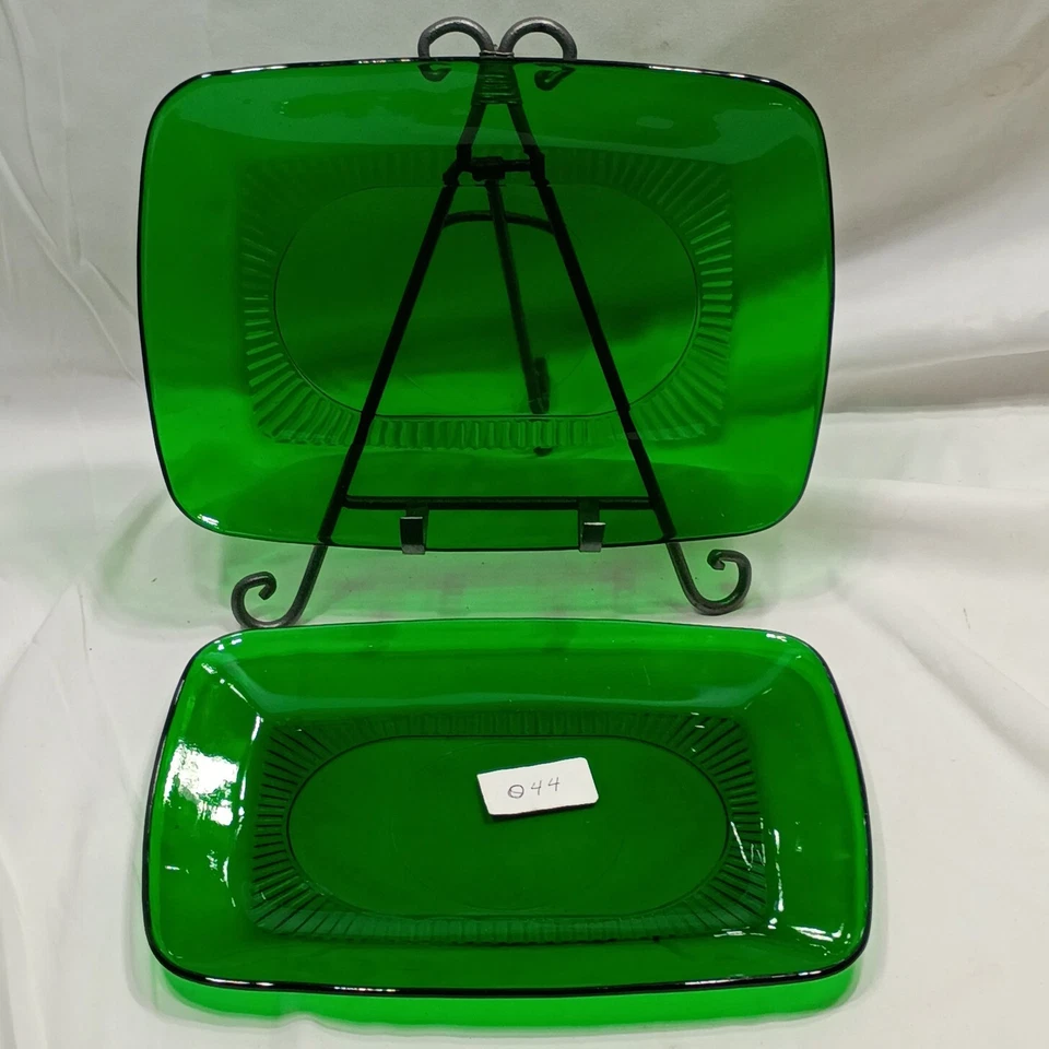 Vintage Anchor Hocking Forest Green Glass Plates  Ribbed Oval Center  Set of 2 - Image 2 of 4