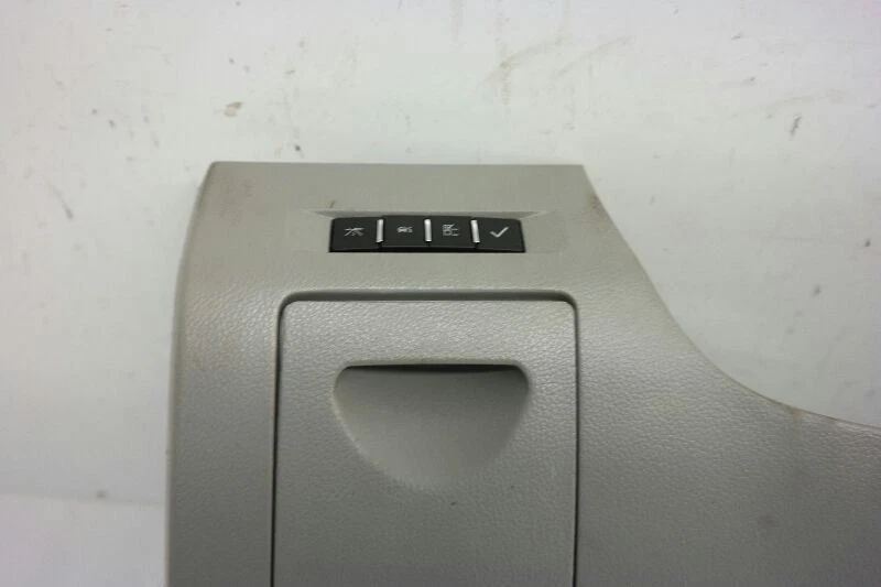 2008 09 10 Saturn Vue LH rodillera izquierda panel de patada Foto 2 de 4