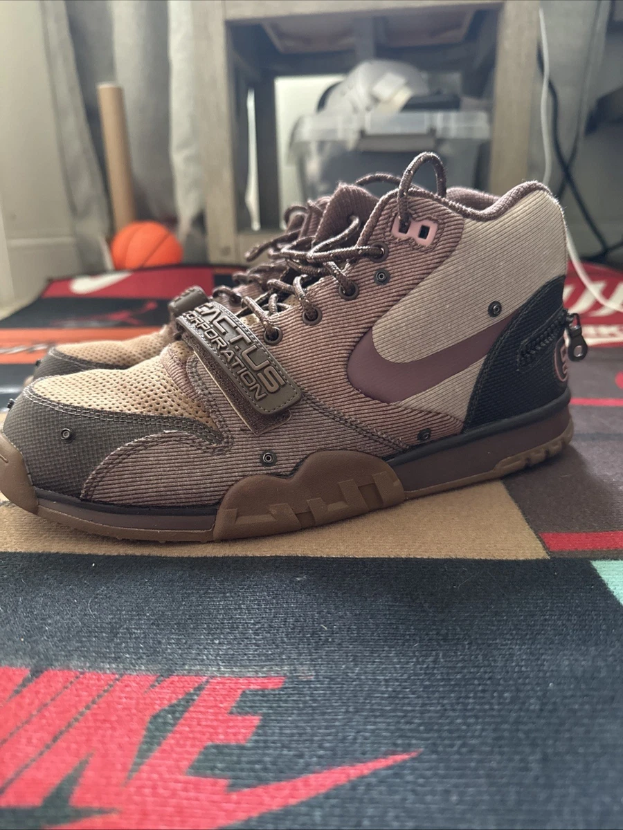 Preços baixos em Nike Travis Scott x Air Trainer 1 SP Chocolate | eBay