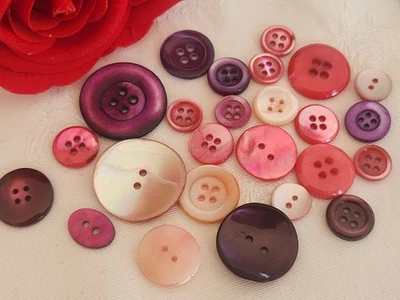 Panaché lot 24 boutons vintage en nacre rose violet 1,1 à 2,6 cm ref 6259 - Photo 1/4