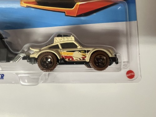 Hot Wheels Track Fleet Porsche 911 Off Roader 1:64 Hauler - Picture 2 of 4