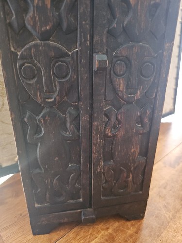 ANTIQUE HAND CARVED AFRICAN WOOD DISPLAY SHELF/BOX - Picture 5 of 11