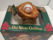 BASEBALL MITT  BALL OLD WORLD CHRISTMAS GLASS ORNAMENT 2004 NEW W/TAG 44027