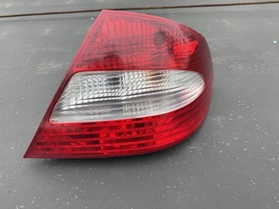 2003-2006 Mercedes W209 Clk-Class Right Passenger Rh Tail Light OEM P3317 DW