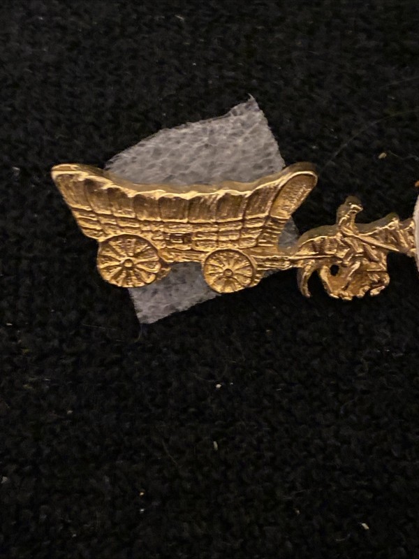 Oregon Trail Souvenir Pin