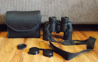 Nikon Aculon A211 10X42 Binoculars W/Case