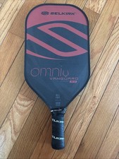 Selkirk Vanguard 2.0 Omni Midweight Pickleball paddle
