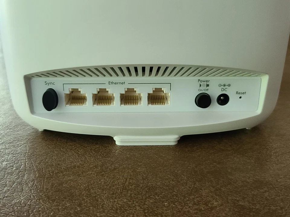 NETGEAR Orbi RBS50v2 AC3000 Satellite WiFi Extender ~ Very Good Condition - Image 4 of 4