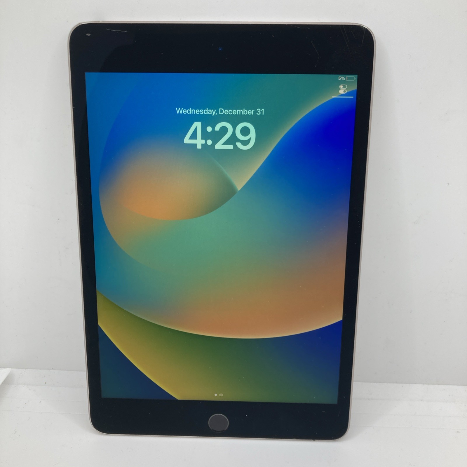 2019 Apple iPad Mini 5 64GB WiFi Only 7.9" - A2133 w/Warranty. NT