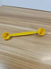 Tupperware #1333 Melon Baller 2 Sizes Double Ended Yellow Scoop Kitchen Gadget