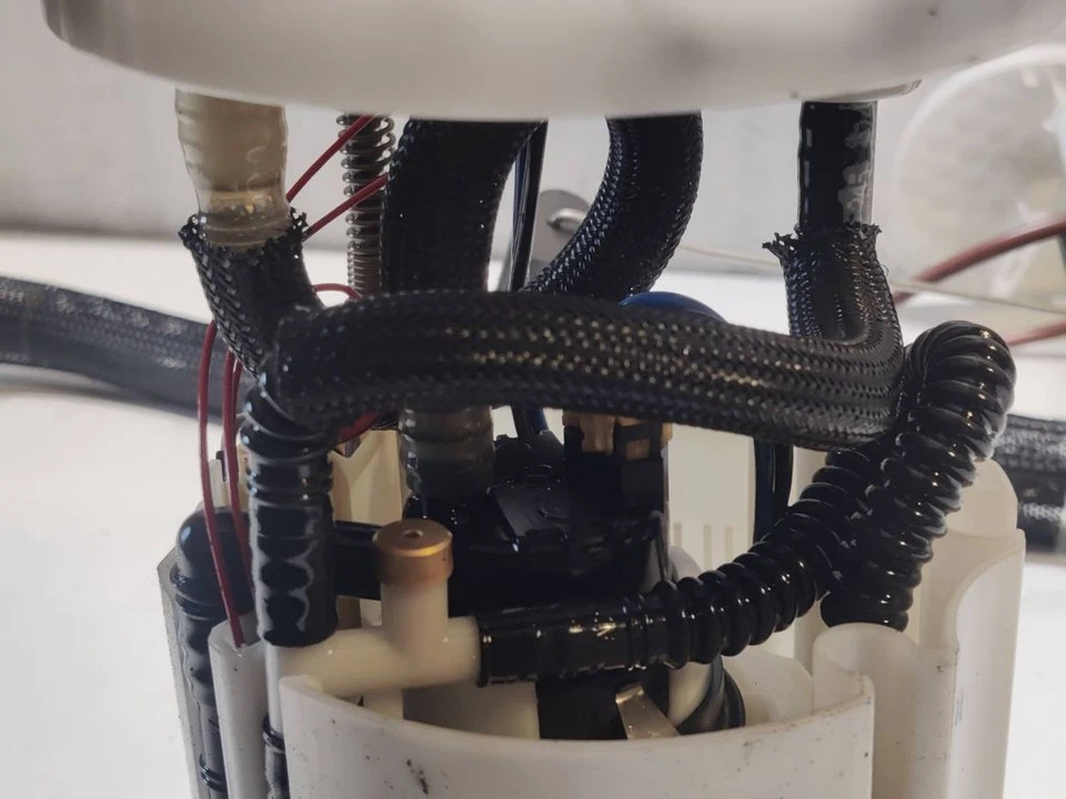 Volvo V60 2011 diésel en tanque bomba de combustible emisor de nivel 31274669 VOV19028 - Imagen 3 de 4