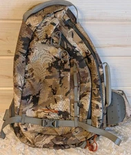 SITKA Gear Sling Choke Hunting Bag in  Optifade Waterfowl Marsh 