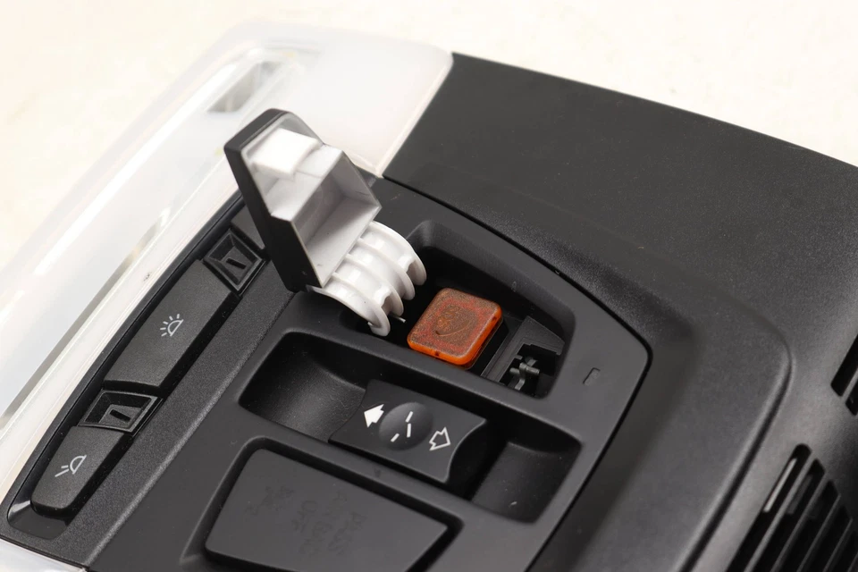 BMW 428I 2015-2016 Gran Coupé - Luz de lectura cúpula delantera/interruptor techo corredizo Foto 2 de 4