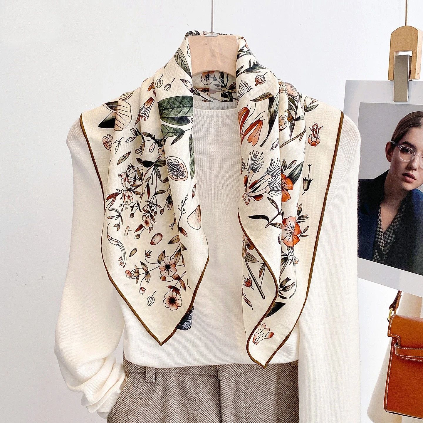 70% Cashmere 30% Silk Shawl Scarf Beige Flowers Neckerchief Bandana wrap 65*65cm