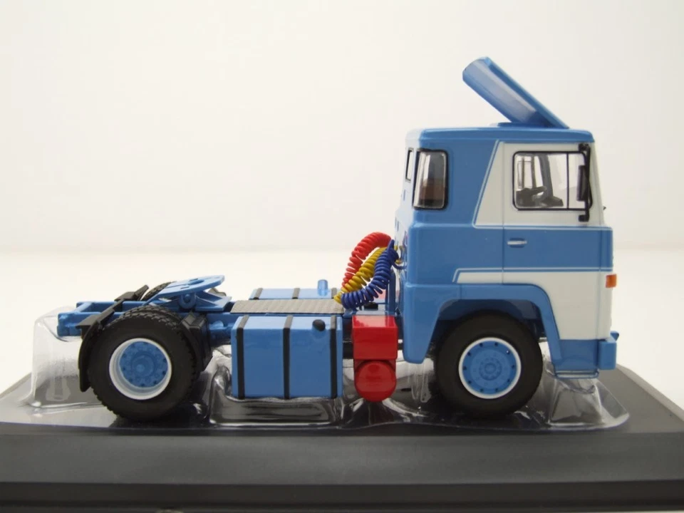 Scania LBT 141 Trattore 1976 Blu Bianco Ixo Models Modellino 1:43 - Immagine 4 di 4