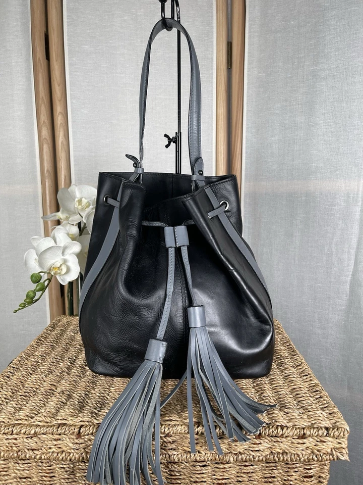 Clarks black leather vintage handbag hobo bucket bag WELL Used - Image 2 of 4