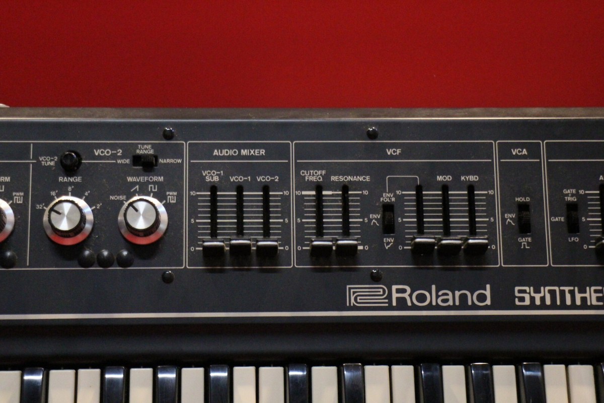 Vintage Roland SH-2 Vintage Monophonic Analog Synthesizer Vintage Roland SH-2 Vintage Monophonic Analog Synthesizer