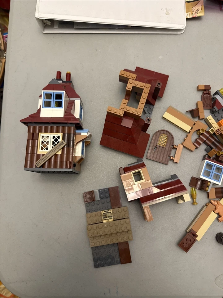 Authentic LEGO Harry Potter The Burrow 4840, NO Minifigs INCOMPLETE Set Parts - Image 2 of 4