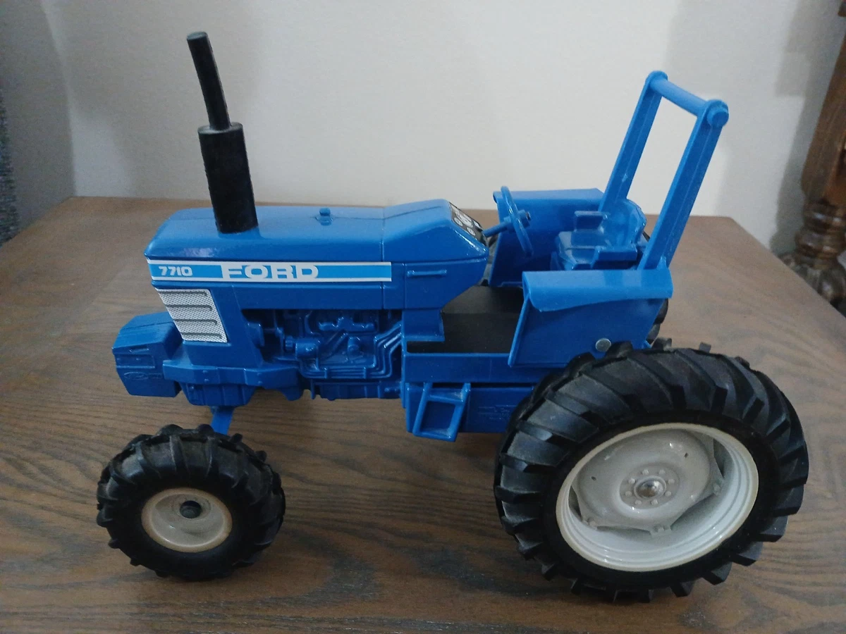 1/16 Ford USAフォード 2458トラクター　ミニチュア 1:16 Ford Tractor Vintage Manufacture Diecast Farm Vehicles for