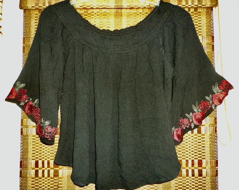 Forever 21 Women's Plus Bouse. Sz. 1X. Off Shoulder.