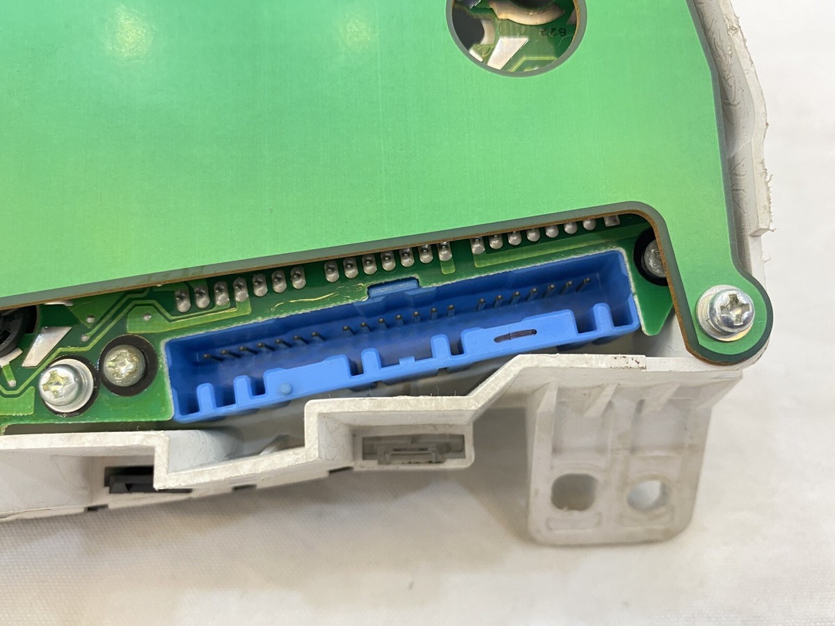 Ei2805l Mitsubishi Instrument Cluster Speedometer LHD