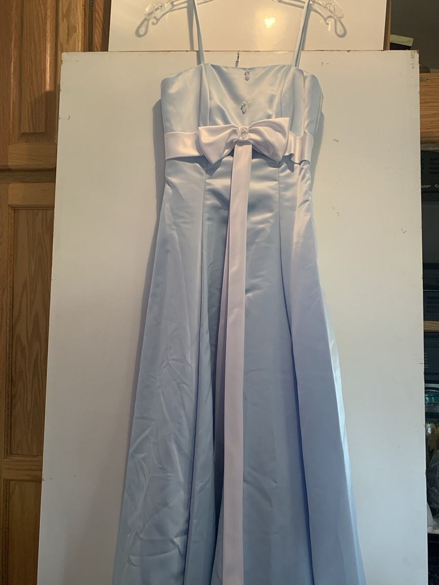 Formal evening gown long flowing white bow in the front, very petite no  size | eBay