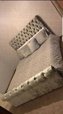 new year Stylish Design Sleigh Upholstered Chesterfield in Crushed Velvet Bed