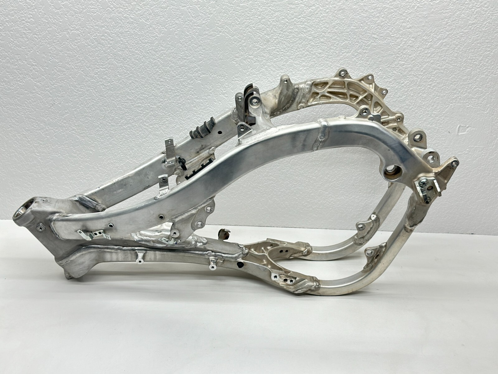 2014 Yamaha YZ450F Main Frame Chassis Hull Steel OEM B11211010100 YZ