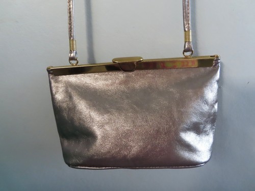 Stevens Melbourne ladies silver Metallic Leather evening bag w/gold Hw. Lovely - Picture 2 of 8
