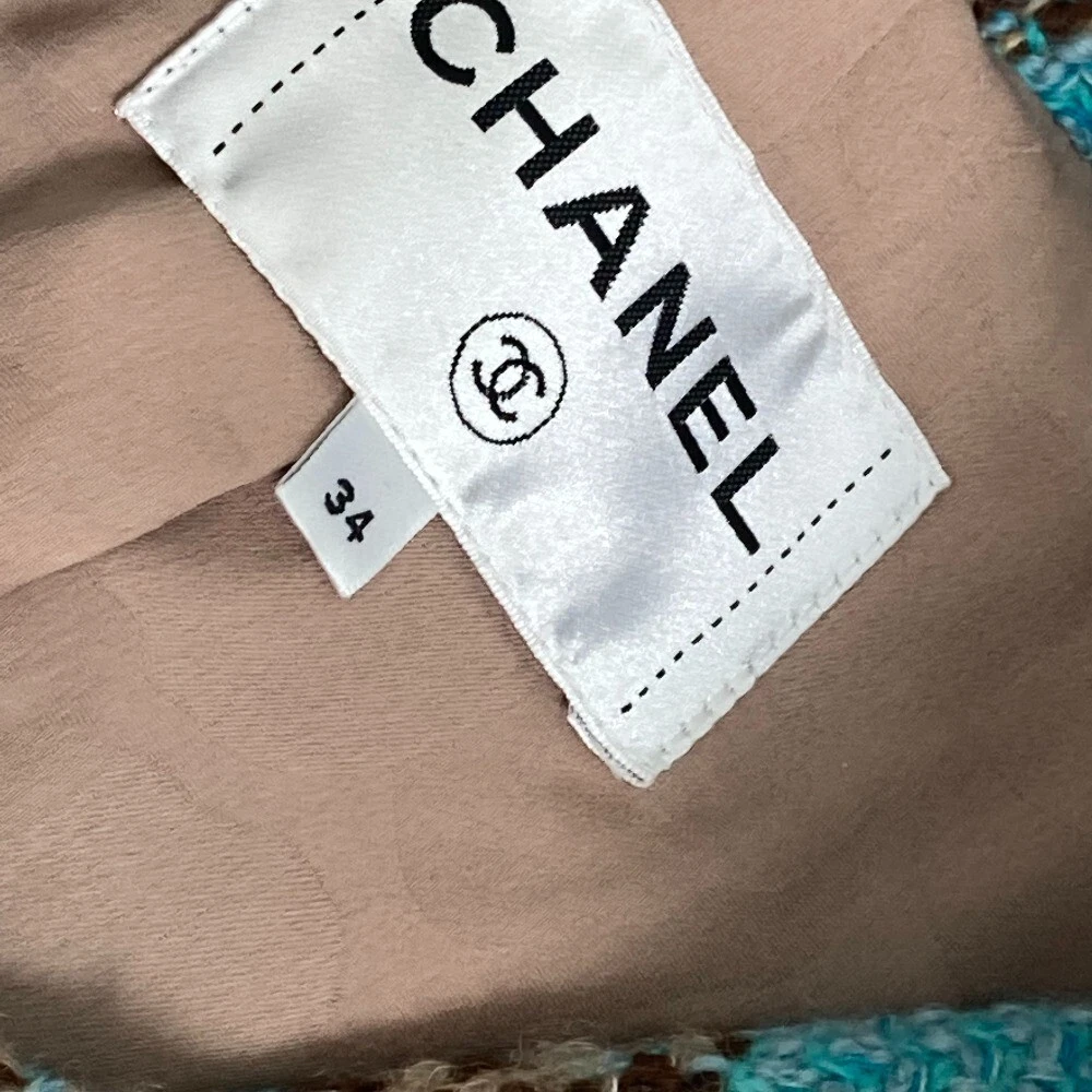 CHANEL P73646 CC Mark Bijoux bottoni strass tweed misto 22K 22K cappotto lungo