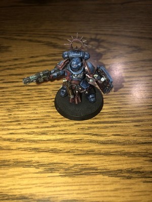 Warhammer 40k Crimson Fists Captain With Relic Shield (s33)