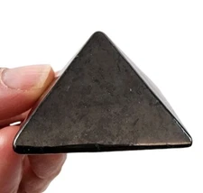 Shungite Polished Pyramid Russia 36.1 grams.