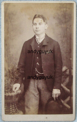 CDV BRECON WALES MANN VON PALTONI BOWLER HUT SCHÖNE GESTREIFTE HOSE FOTO
