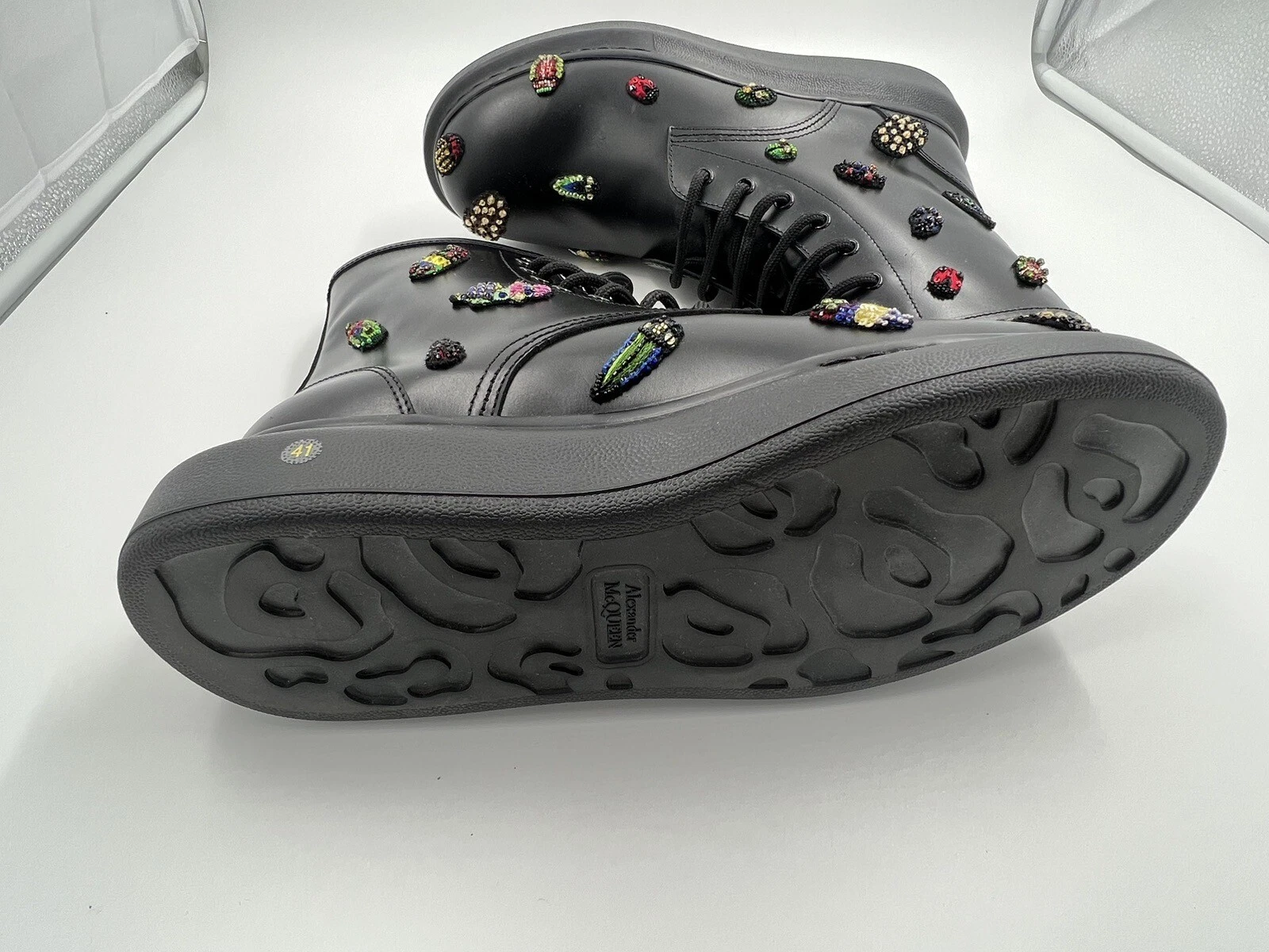 STIVALI ALEXANDER MCQUEEN NERI IN PELLE MULTI BUG RICAMATI TAGLIA 7 UK RP 1400