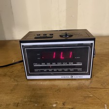 Vintage GE 7-40200 AM/FM Clock Radio Woodgrain   Tested  Working