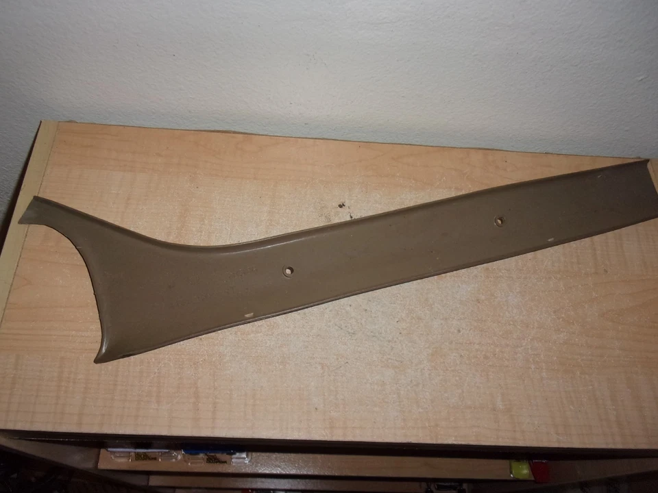 Camión Dodge Ram Ram Ram Ram Ram Ramcharger D150 D250 1981-1993 pasajero derecho moldura de pilar bronceada Foto 3 de 3