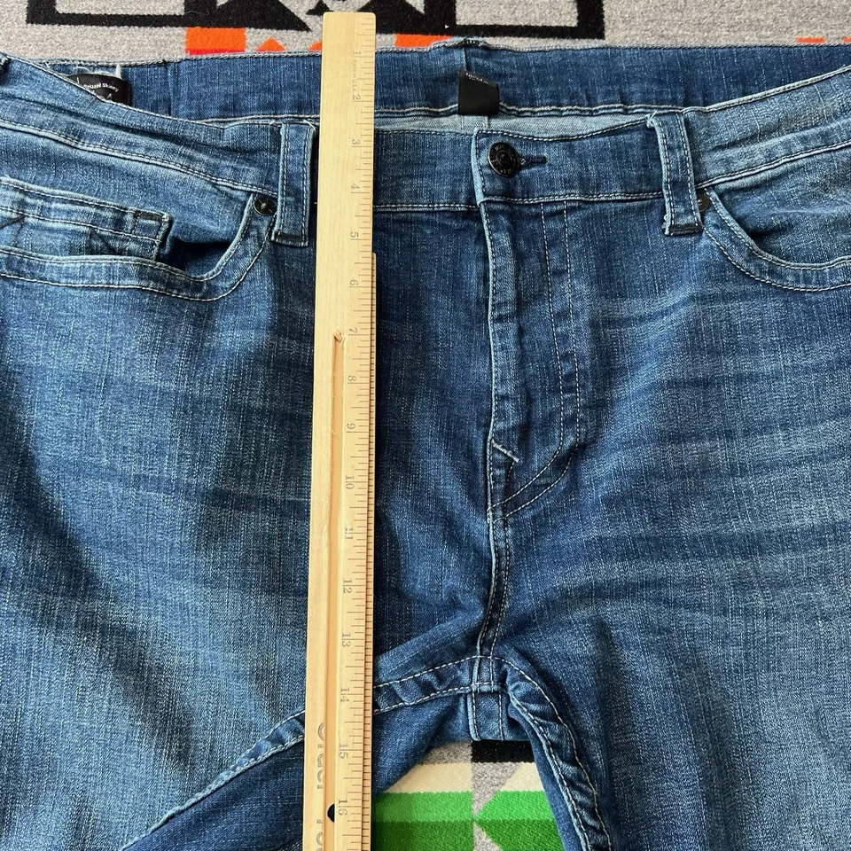 True Religion Jeans Mens 42x32 Blue Rocco Relaxed Skinny Stretch Denim Preppy B3 - Image 4 of 4