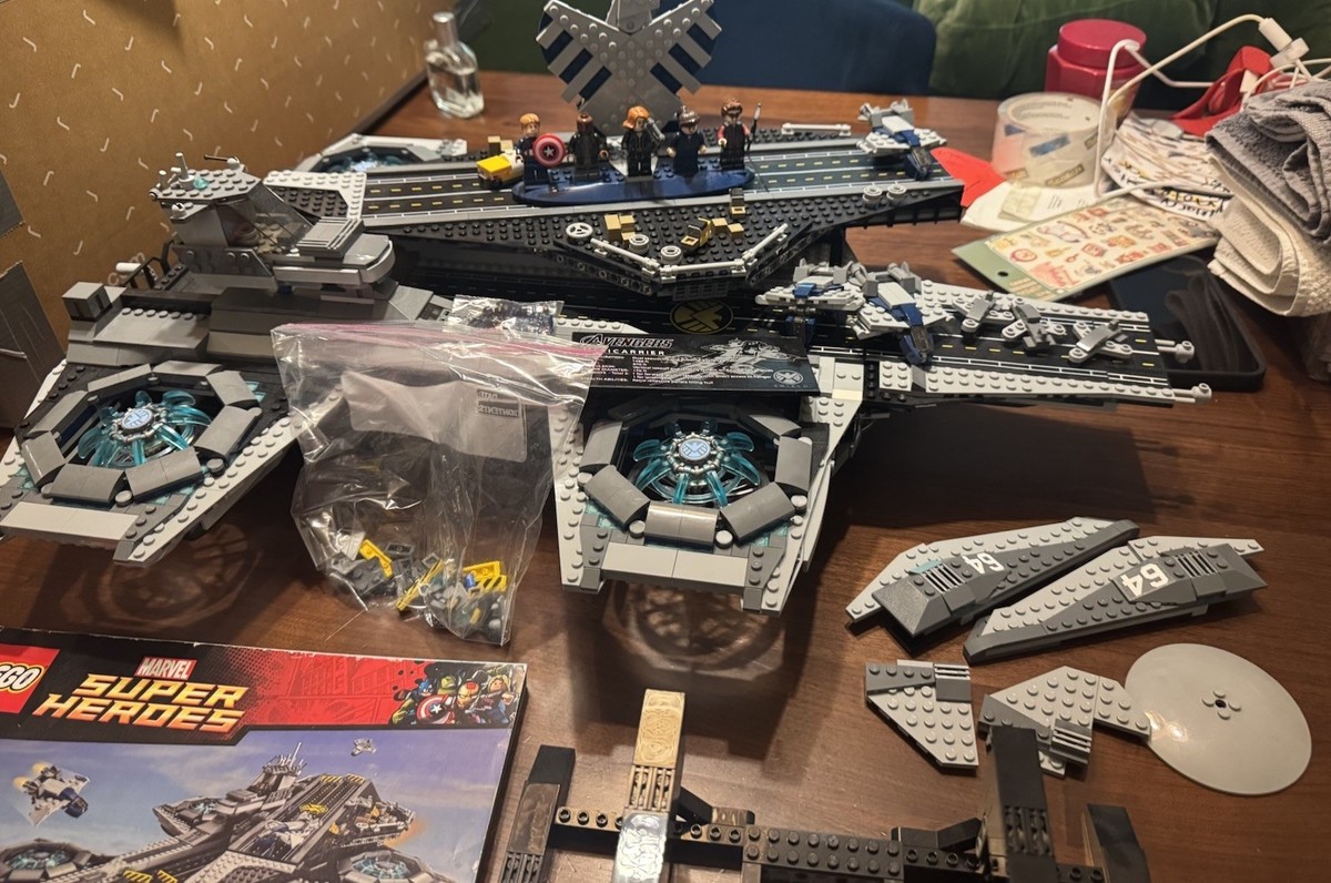 LEGO Marvel: The SHIELD Helicarrier (76042) 5702015357272|