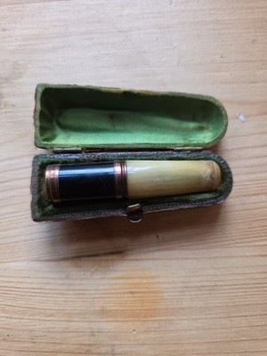 Alte Belle Epoque Zigarettenrauch aus Horn und Ebonit, Kupferfassungen, mit...