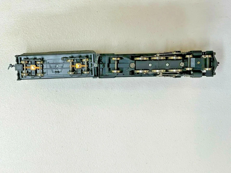 NEW IHC PREMIER SERIES M9921 PACIFIC 4-6-2 PENNSYLVANIA ROAD # 3395 - Image 3 of 4