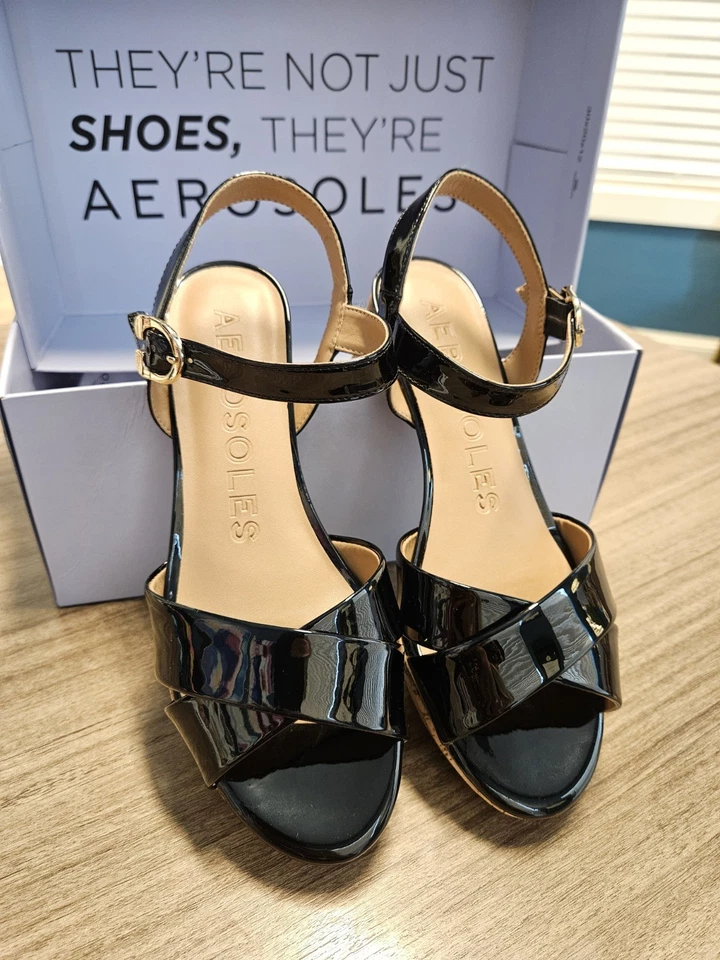 Zapatos de salón Aerosols Cosmo charol negro, 7,5, NUEVOS EN CAJA Foto 2 de 4