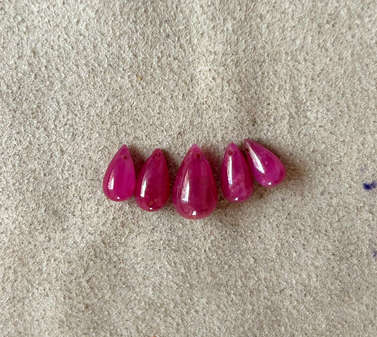 Diamants Bruts Naturels Briolette – Rouges, 8-9mm, Lot De 5, Perçage Latéral, Afrique Du Sud
