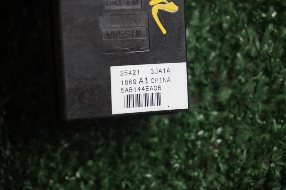 Interruptor de ventana de pasajero trasero Infiniti Q50 2014 2015 2016 OEM 254213JA1A Foto 4 de 4