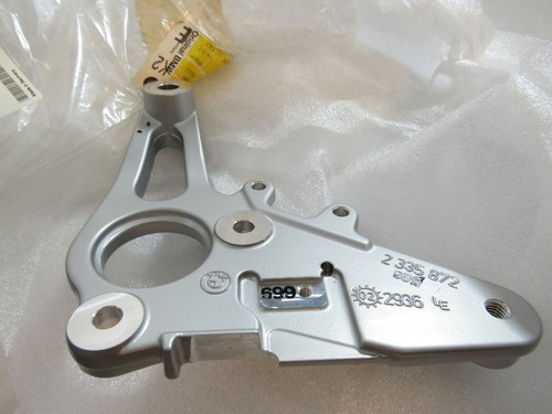 Soporte de placa de clavija reposapiés derecho OEM BMW R1150R 46712335838 - Imagen 3 de 4