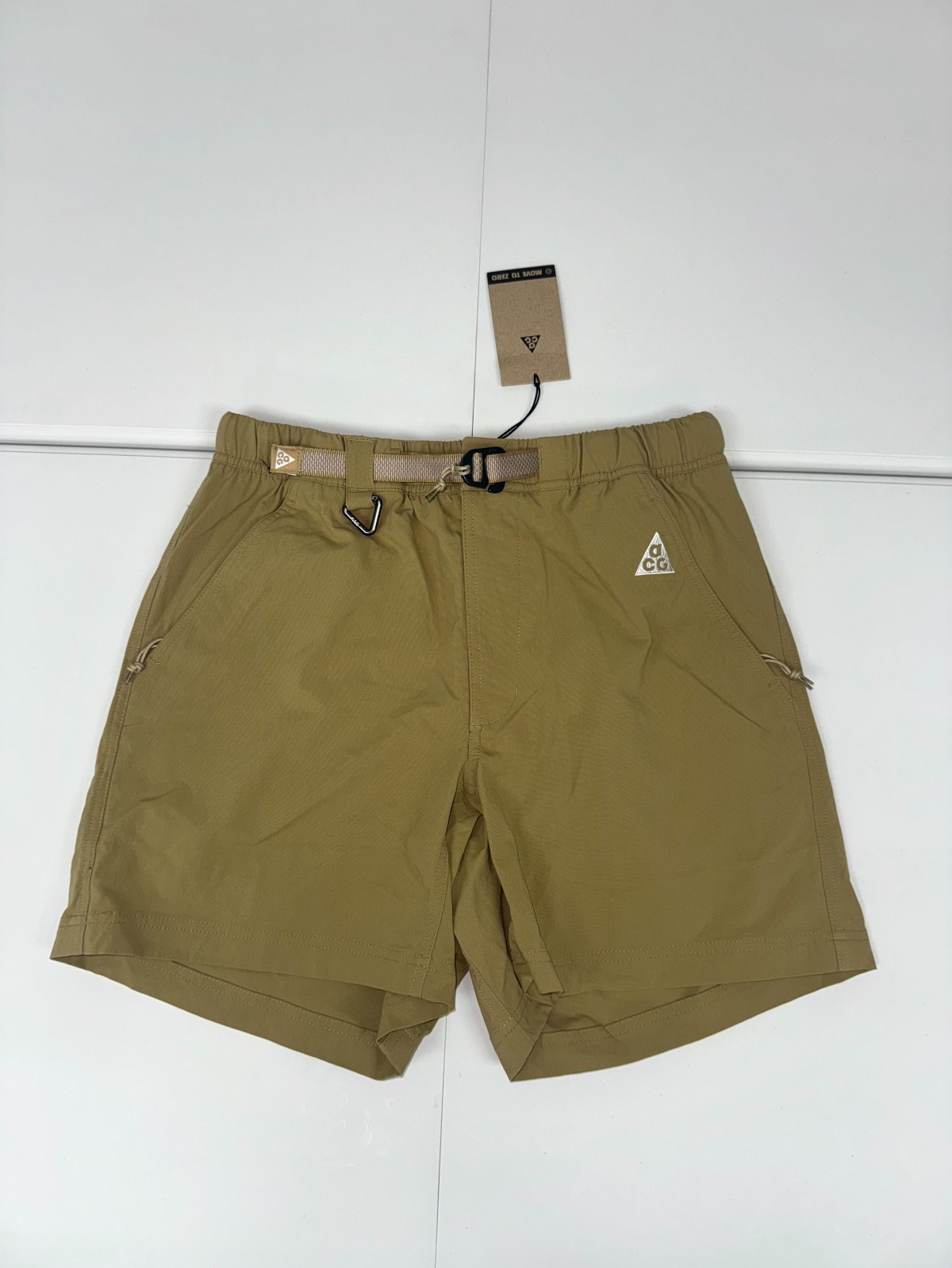 Nike ACG Hiking Shorts Men Small Beige Water Repellent Trail FN2430-297 $100
