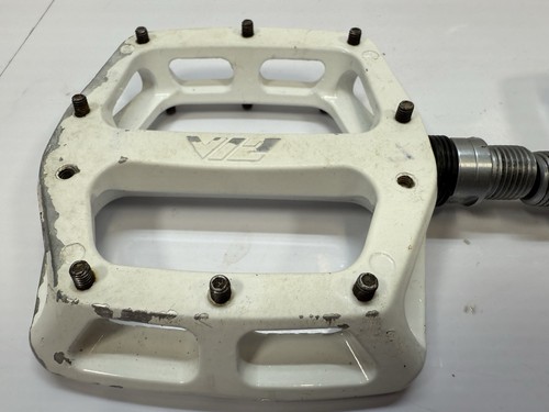 Dmr V12 Pedals White Mtb Platform Flat - Picture 2 of 6