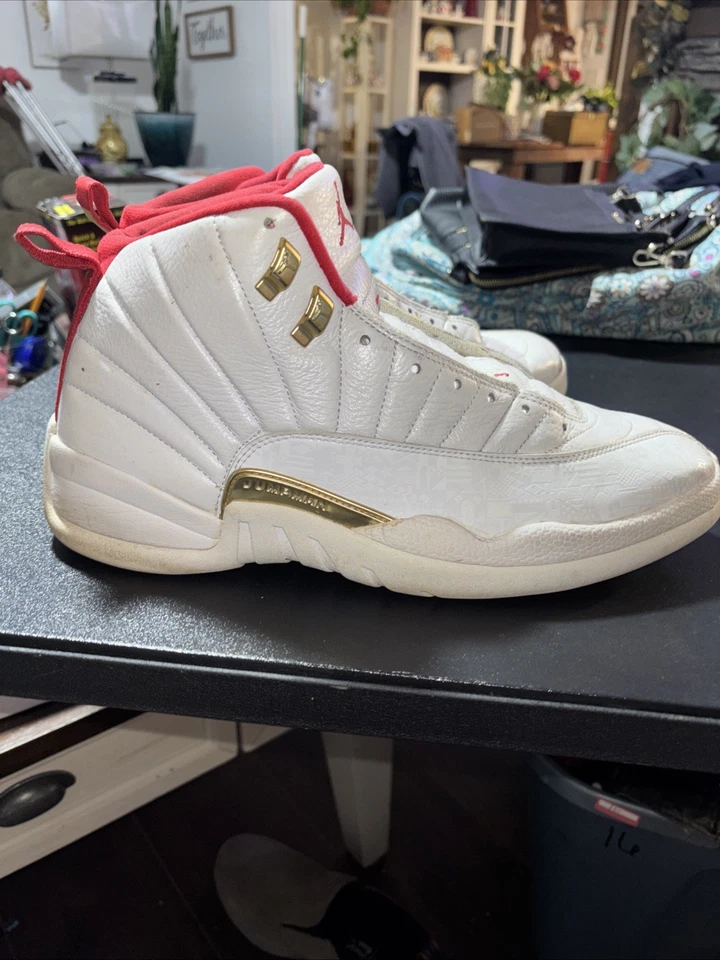 - Air Jordan 12 Retro FIBA Talla 12 Rojo/Blanco Necesita Cordones Foto 2 de 4