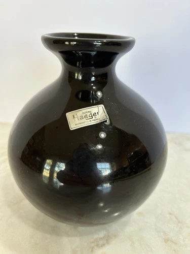 HAEGER Vintage Pottery Ceramic Black Vase 6.5”