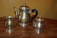 Service à thé Napoléon III avec pot à lait sucrier théière poinçon métal argenté