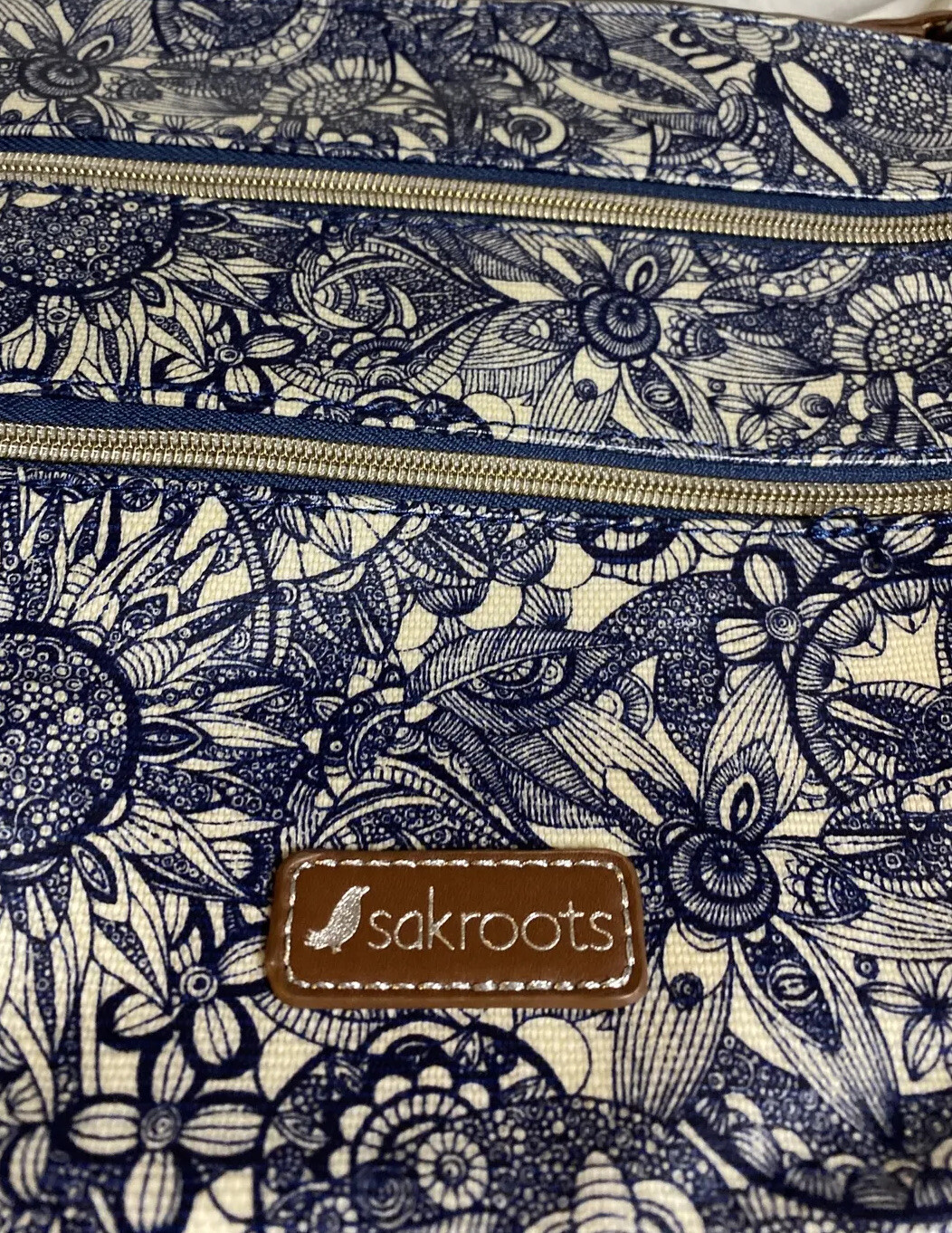 Sakroots Basic Crossbody Double Zip Adjustable St… - image 2